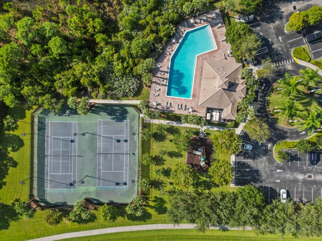 324 SE Bloxham Way, Stuart, FL 34997