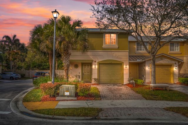 324 SE Bloxham Way, Stuart, FL 34997