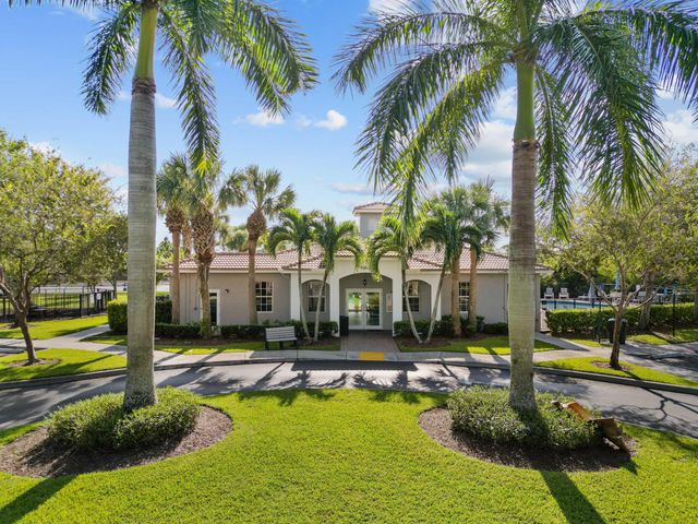 324 SE Bloxham Way, Stuart, FL 34997