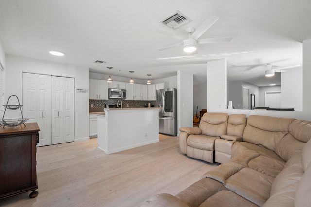 324 SE Bloxham Way, Stuart, FL 34997