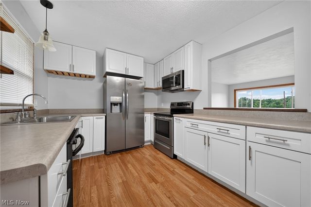 2744 Austinburg Road, Ashtabula, OH 44004