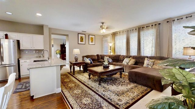 9573 Spring River Way, Elk Grove, CA 95624