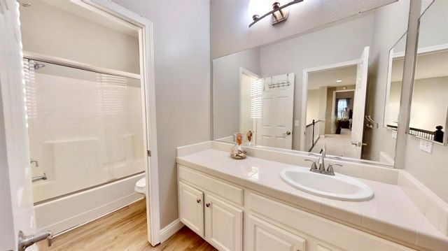 9573 Spring River Way, Elk Grove, CA 95624