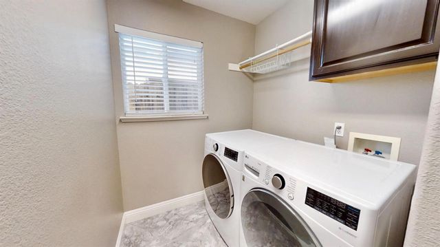 9573 Spring River Way, Elk Grove, CA 95624