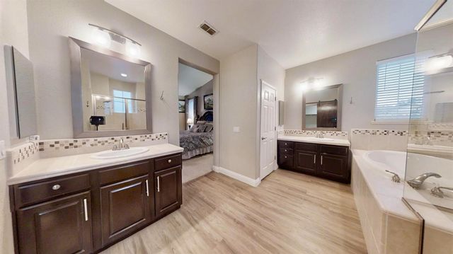 9573 Spring River Way, Elk Grove, CA 95624