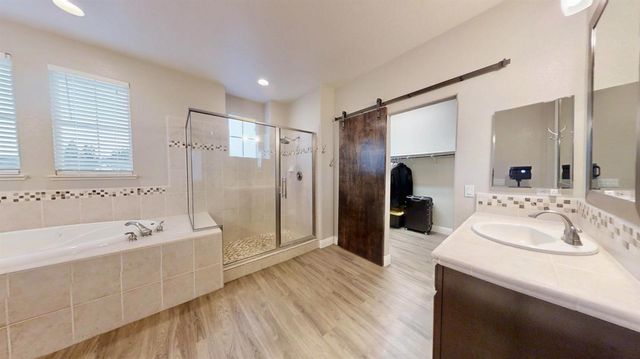 9573 Spring River Way, Elk Grove, CA 95624