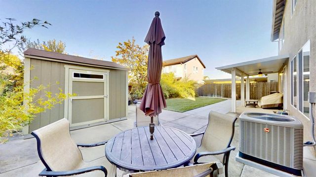 9573 Spring River Way, Elk Grove, CA 95624