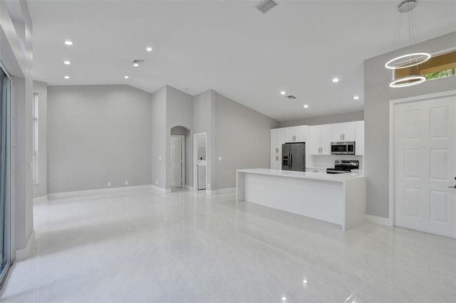 5885 NW 121st Terrace, Coral Springs, FL 33076
