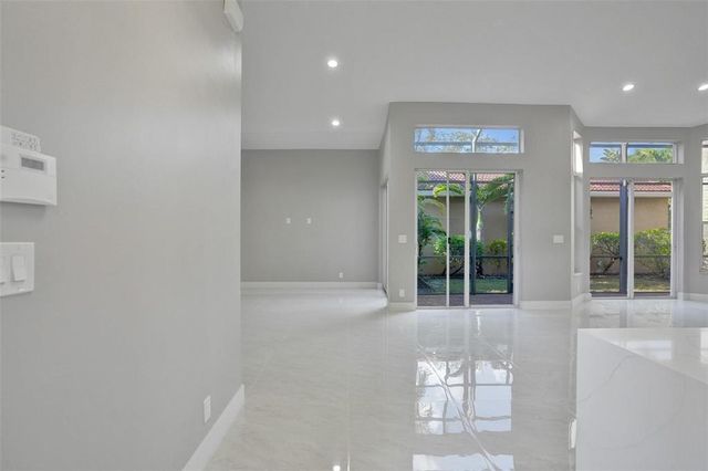 5885 NW 121st Terrace, Coral Springs, FL 33076