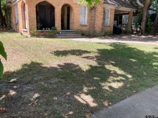 900 Lindsey Ln., Tyler, TX 75701