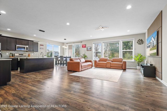 5603 Copper Creek Drive, Haslett, MI 48840