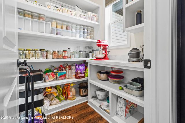 5603 Copper Creek Drive, Haslett, MI 48840