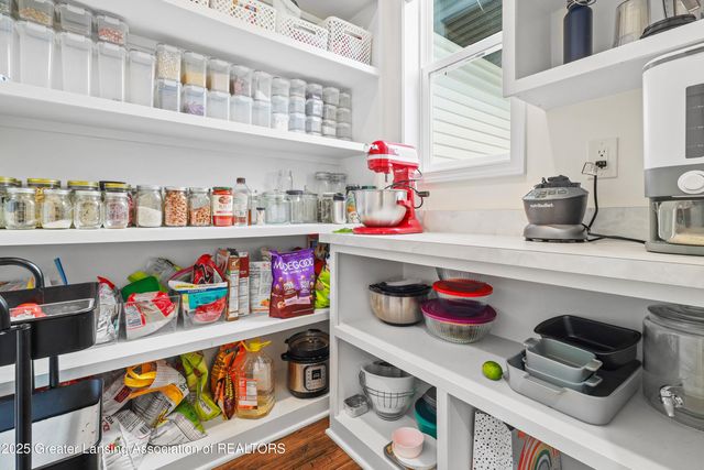 5603 Copper Creek Drive, Haslett, MI 48840