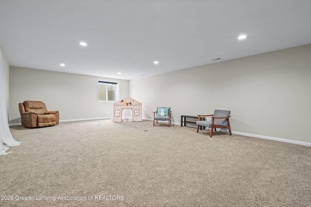 5603 Copper Creek Drive, Haslett, MI 48840