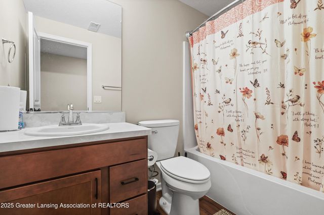 5603 Copper Creek Drive, Haslett, MI 48840