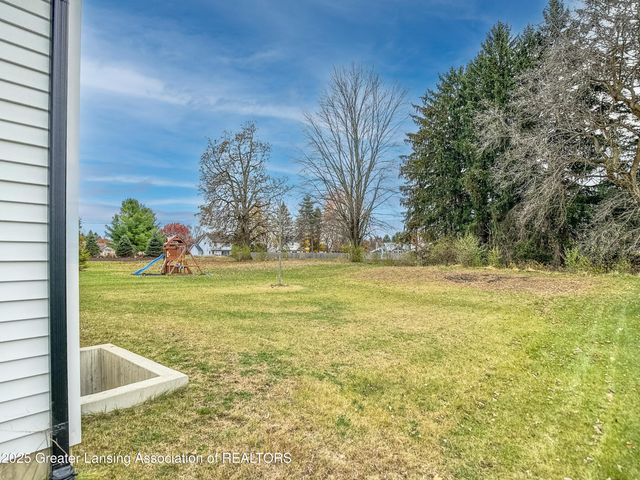 5603 Copper Creek Drive, Haslett, MI 48840