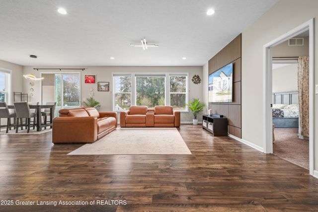 5603 Copper Creek Drive, Haslett, MI 48840