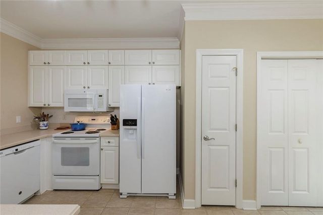 131 Ashford Circle 131, Dunwoody, GA 30338