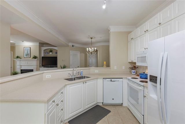 131 Ashford Circle 131, Dunwoody, GA 30338