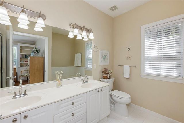 131 Ashford Circle 131, Dunwoody, GA 30338