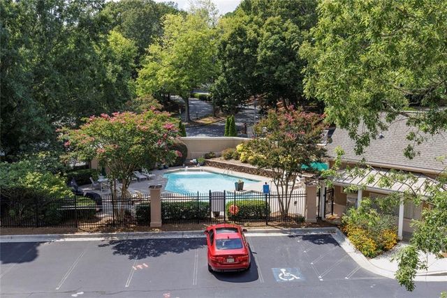 131 Ashford Circle 131, Dunwoody, GA 30338