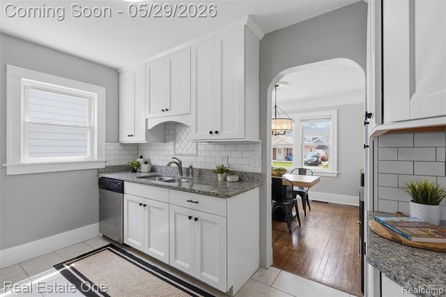 3600 Royal Avenue, Berkley, MI 48072