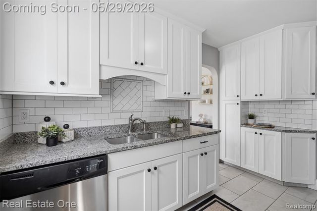 3600 Royal Avenue, Berkley, MI 48072