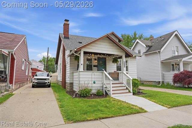 3600 Royal Avenue, Berkley, MI 48072