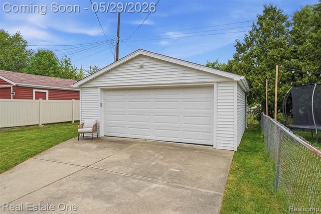 3600 Royal Avenue, Berkley, MI 48072