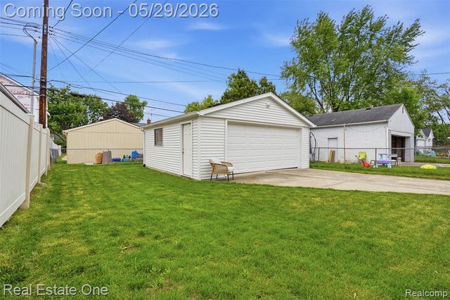 3600 Royal Avenue, Berkley, MI 48072