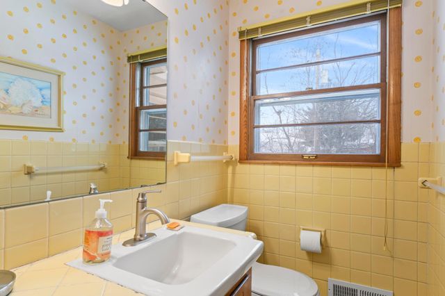 75 Rhode Island Avenue S, Golden Valley, MN 55426