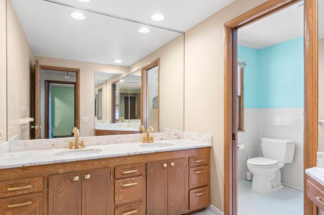 75 Rhode Island Avenue S, Golden Valley, MN 55426