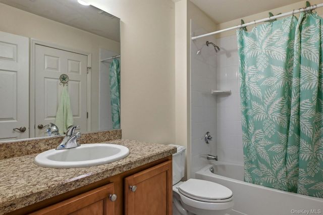 83 Pacific Dunes Court 83, Medford, NY 11763