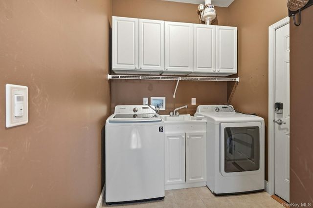 83 Pacific Dunes Court 83, Medford, NY 11763