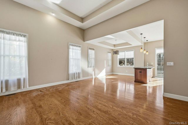 83 Pacific Dunes Court 83, Medford, NY 11763