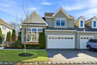 83 Pacific Dunes Court 83, Medford, NY 11763