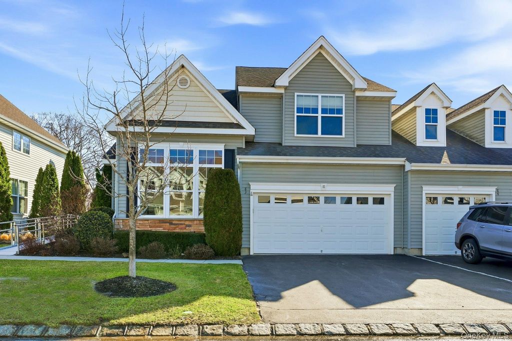 83 Pacific Dunes Court 83, Medford, NY 11763