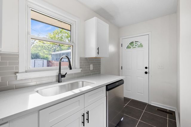 7734 Jocelyn Drive, Chattanooga, TN 37416