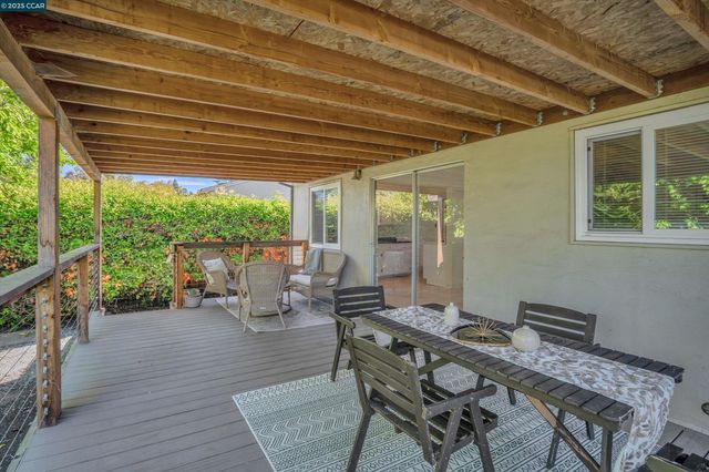 2968 Glenside Dr, Concord, CA 94520