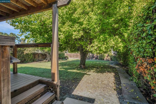 2968 Glenside Dr, Concord, CA 94520