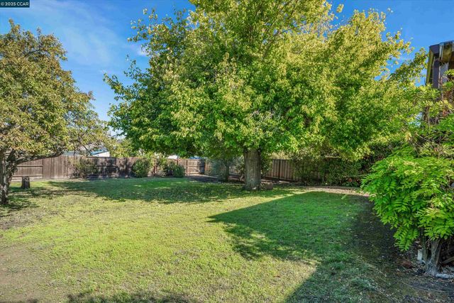 2968 Glenside Dr, Concord, CA 94520