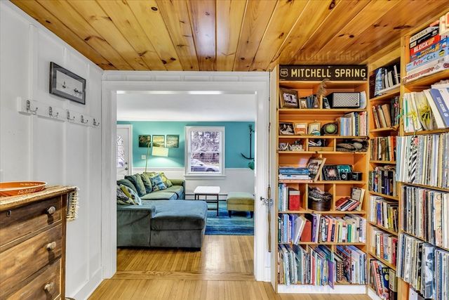 34 Weir Rd, Yarmouth, MA 02675