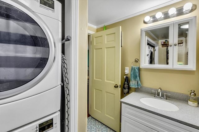 34 Weir Rd, Yarmouth, MA 02675