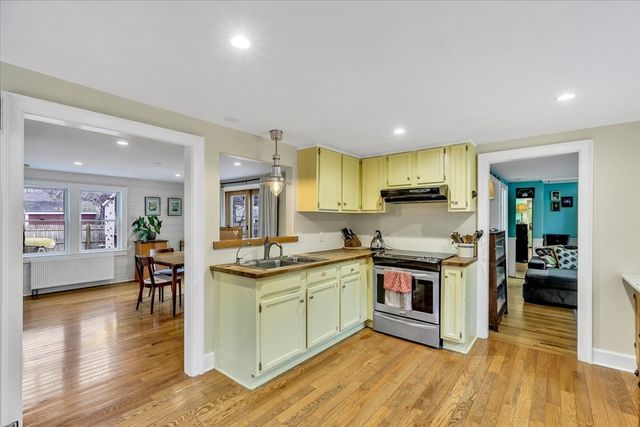 34 Weir Rd, Yarmouth, MA 02675