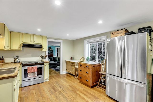 34 Weir Rd, Yarmouth, MA 02675