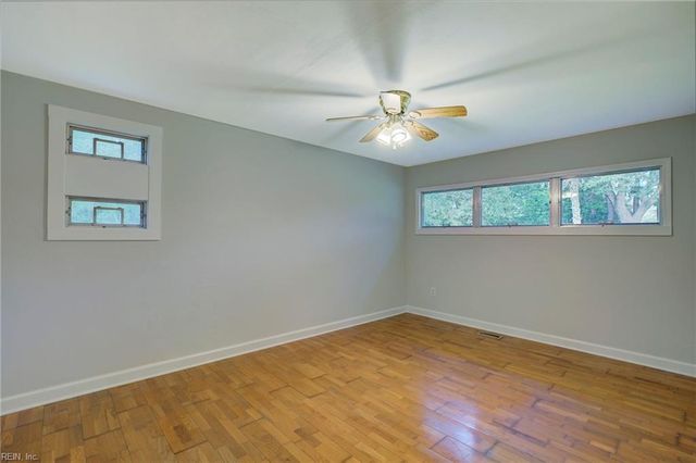 5790 York Haven LN, Gloucester, VA 23061