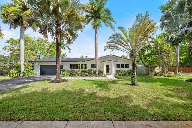 8405 SW 144th St, Palmetto Bay, FL 33158