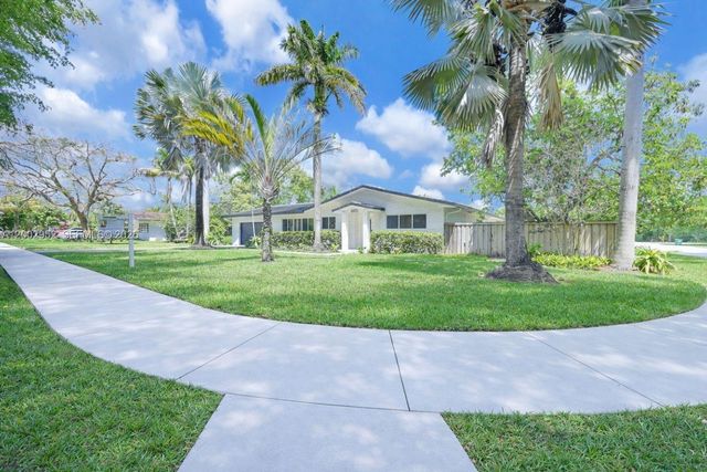 8405 SW 144th St, Palmetto Bay, FL 33158