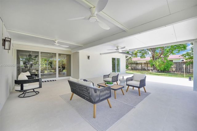 8405 SW 144th St, Palmetto Bay, FL 33158