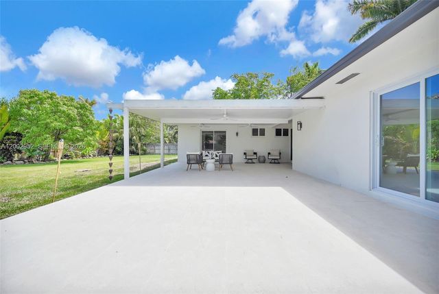 8405 SW 144th St, Palmetto Bay, FL 33158